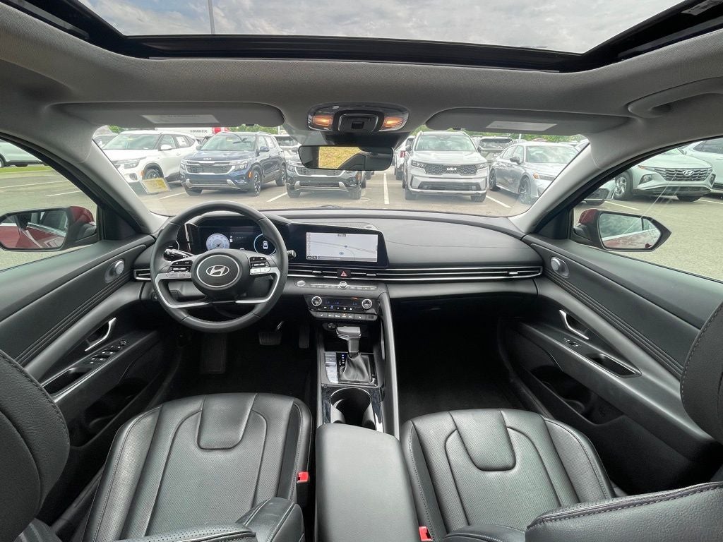 2024 Hyundai ELANTRA Limited NAV / CLEAN CARFAX