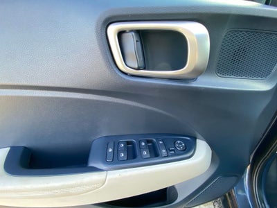 2025 Hyundai VENUE Limited ONE OWNER / HEATED SEATS / NAV