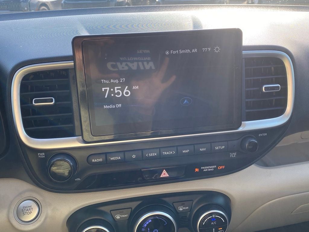 2025 Hyundai VENUE Limited ONE OWNER / HEATED SEATS / NAV