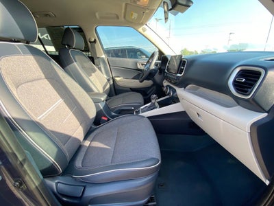 2025 Hyundai VENUE Limited ONE OWNER / HEATED SEATS / NAV
