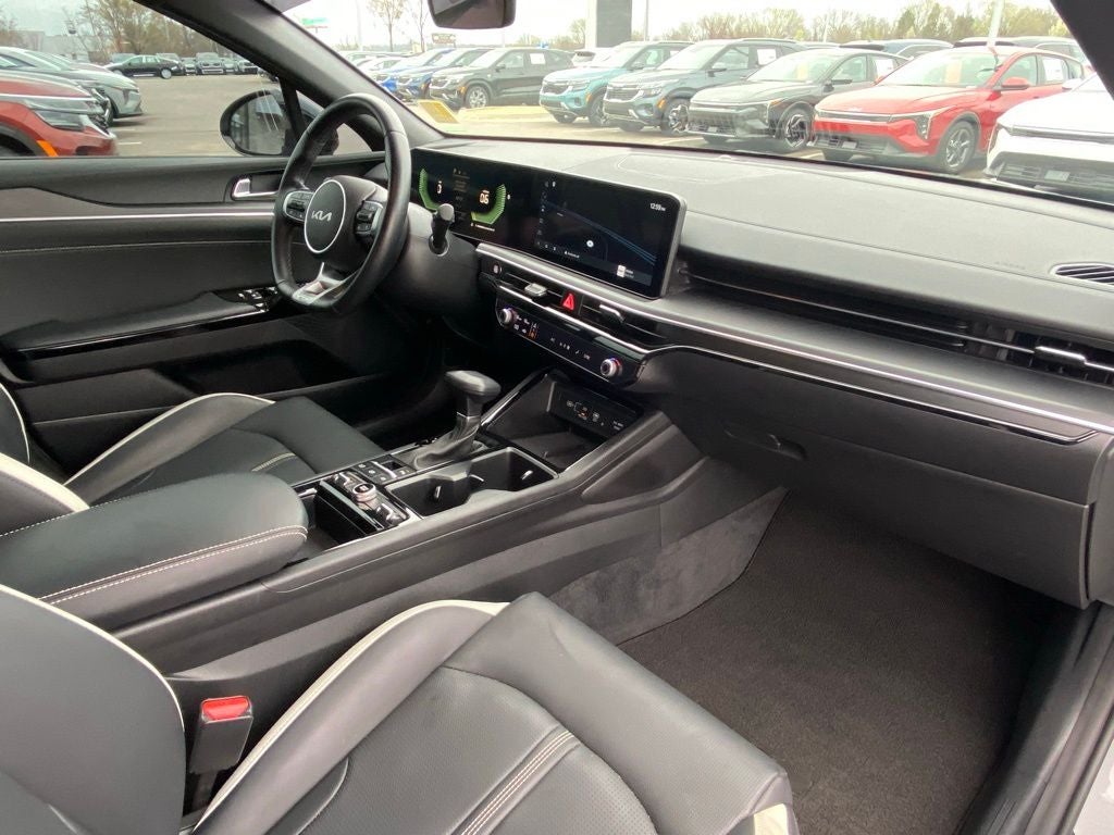 2025 Kia K5 GT-Line HEATED SEATS / ONE OWNER