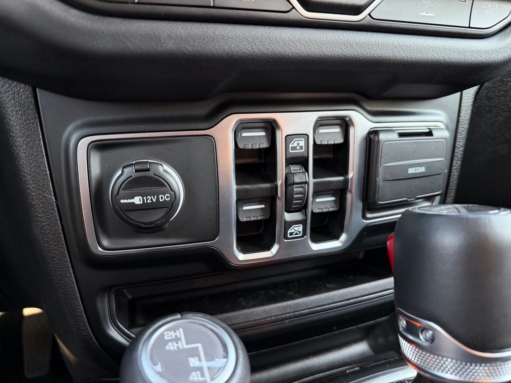 2025 Jeep Gladiator High Tide