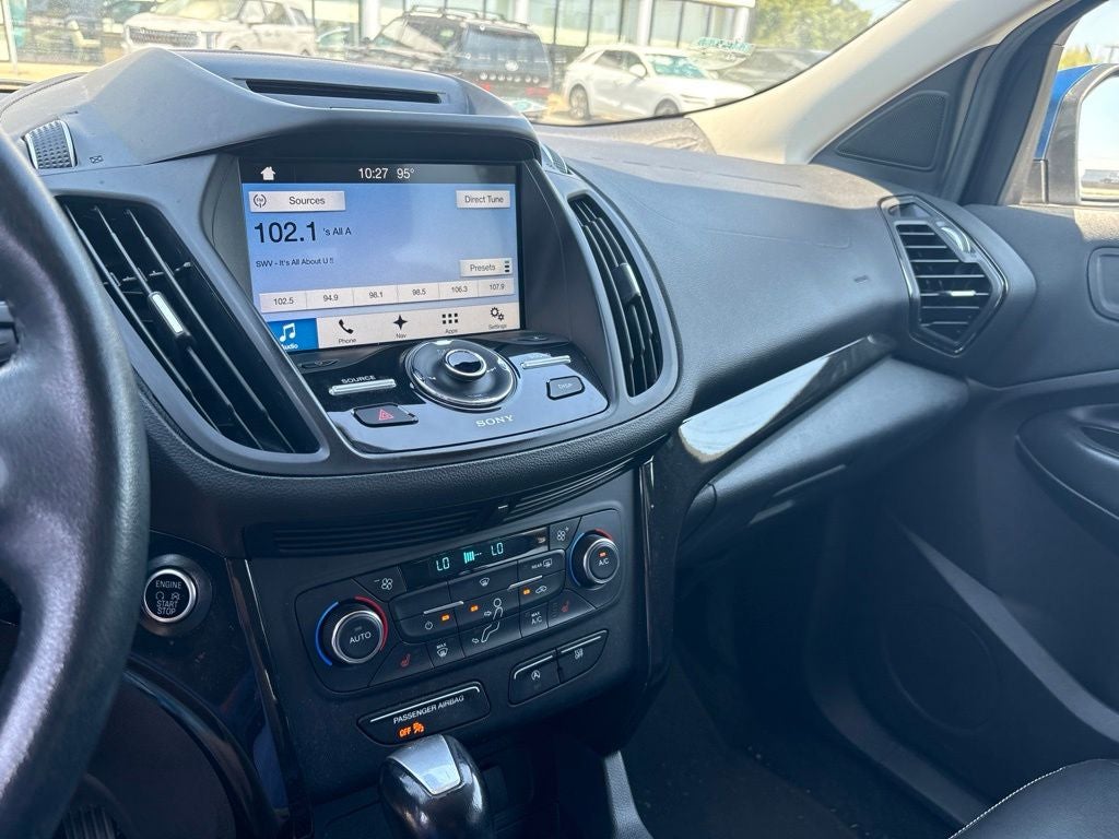 2017 Ford Escape Titanium * Low Miles/ Clean Carfax