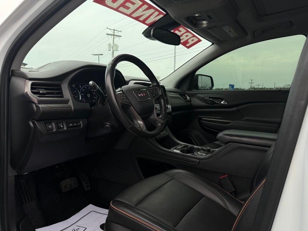 2022 GMC Acadia AT4