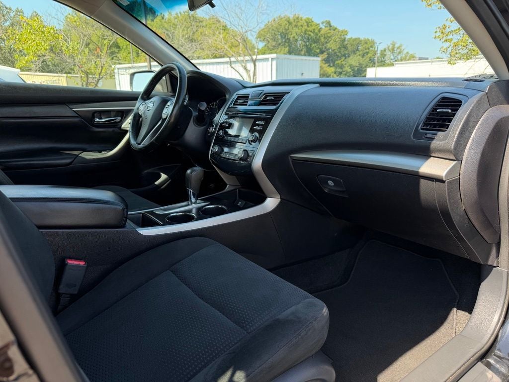 2015 Nissan Altima 2.5 SV *LOW MILES