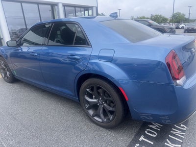 2022 Chrysler 300 Touring