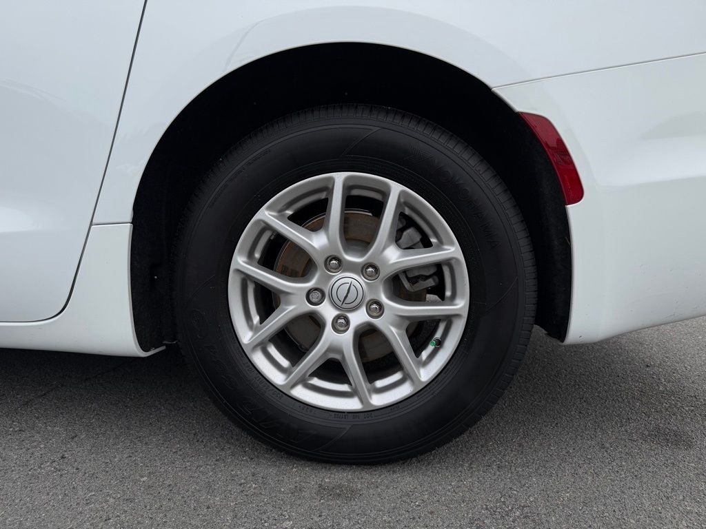 2026 Chrysler Pacifica Select