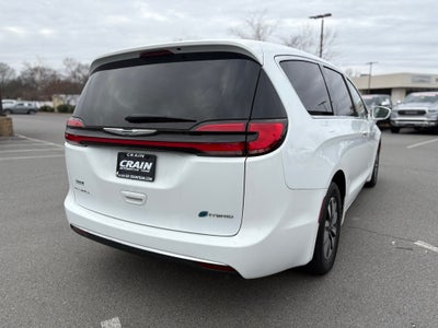 2022 Chrysler Pacifica Hybrid Touring L
