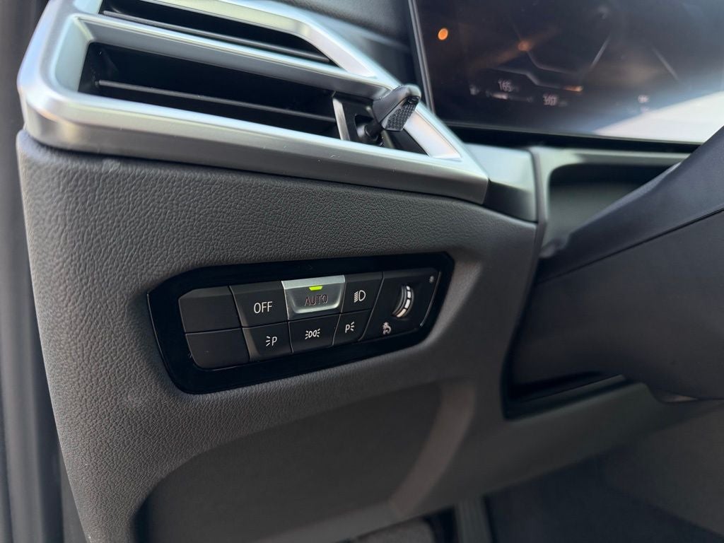 2025 BMW 3 Series 330i