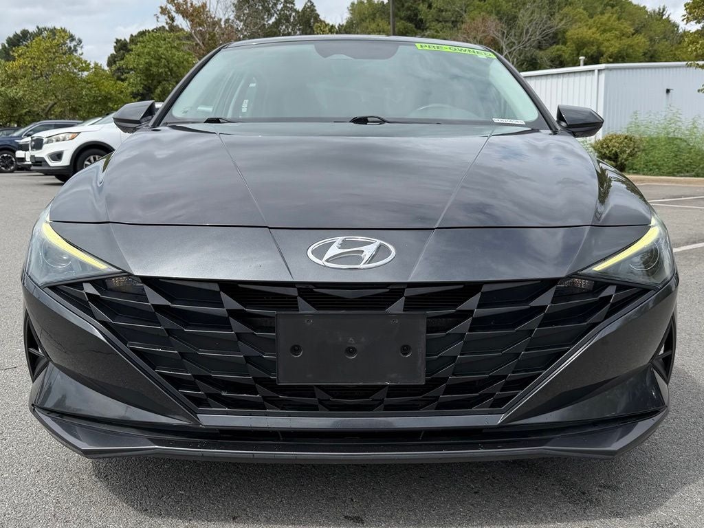 2022 Hyundai ELANTRA SE