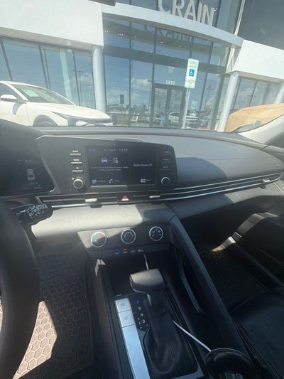 2022 Hyundai ELANTRA SE