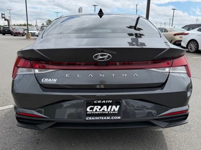 2022 Hyundai ELANTRA SE
