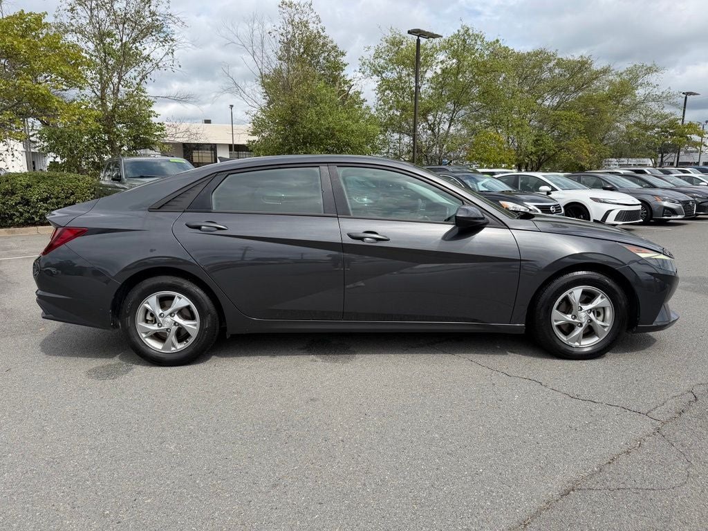 2022 Hyundai ELANTRA SE