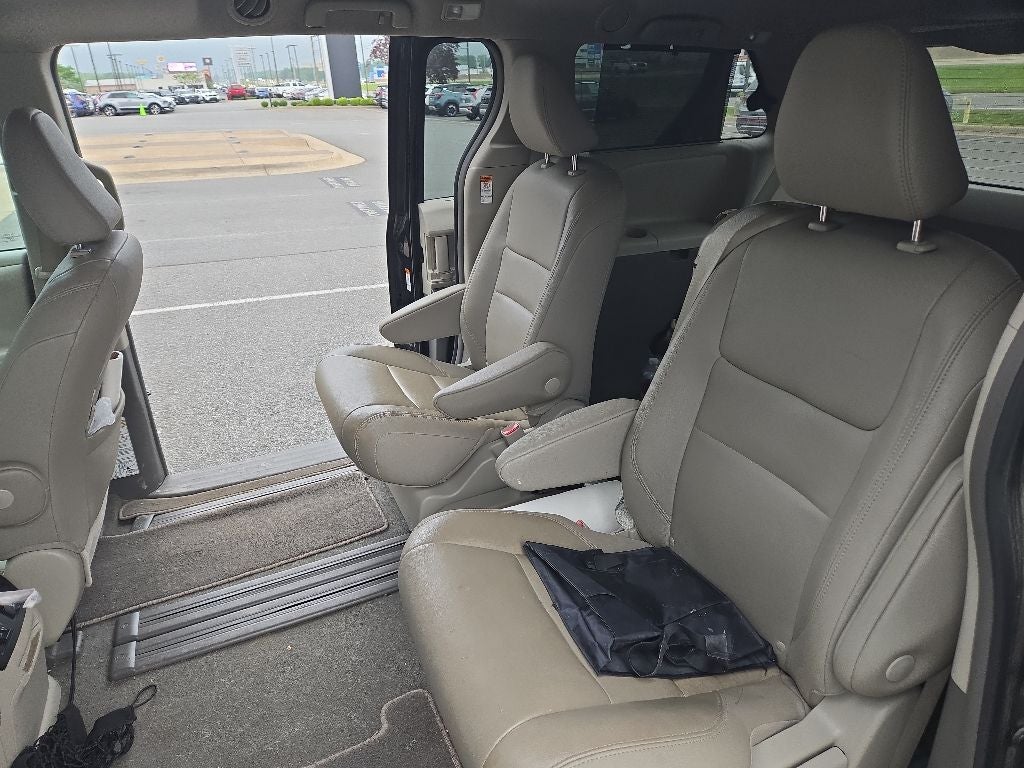 2019 Toyota Sienna XLE 8 Passenger