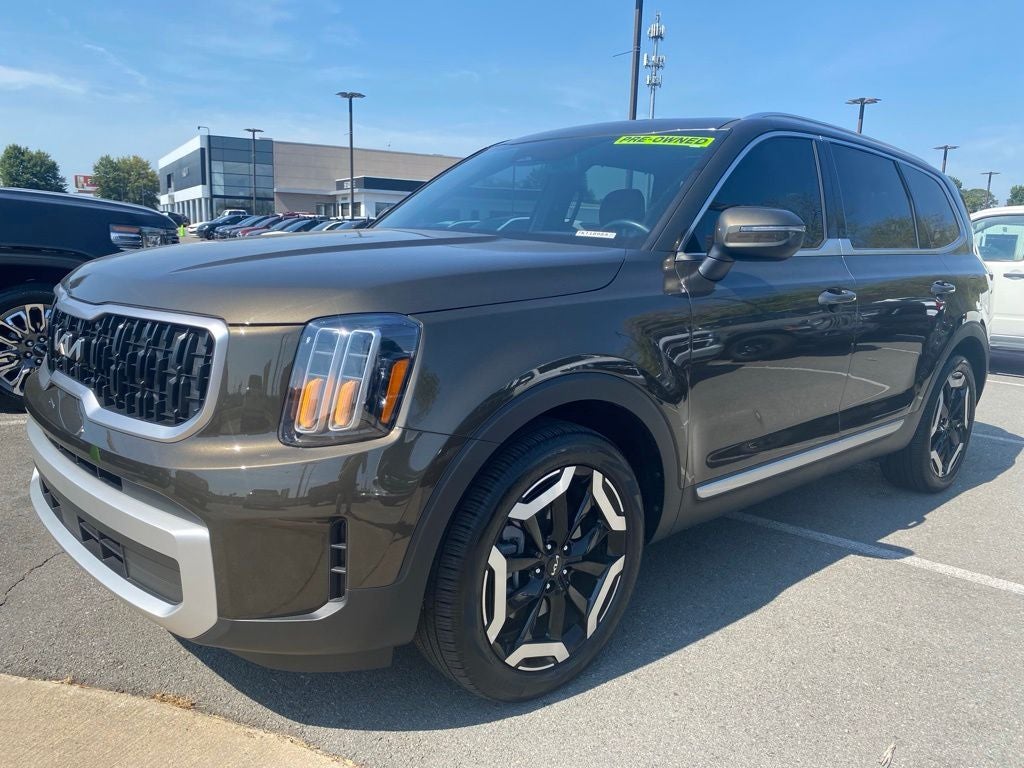 2024 Kia Telluride EX Captains Chairs-Tow Package