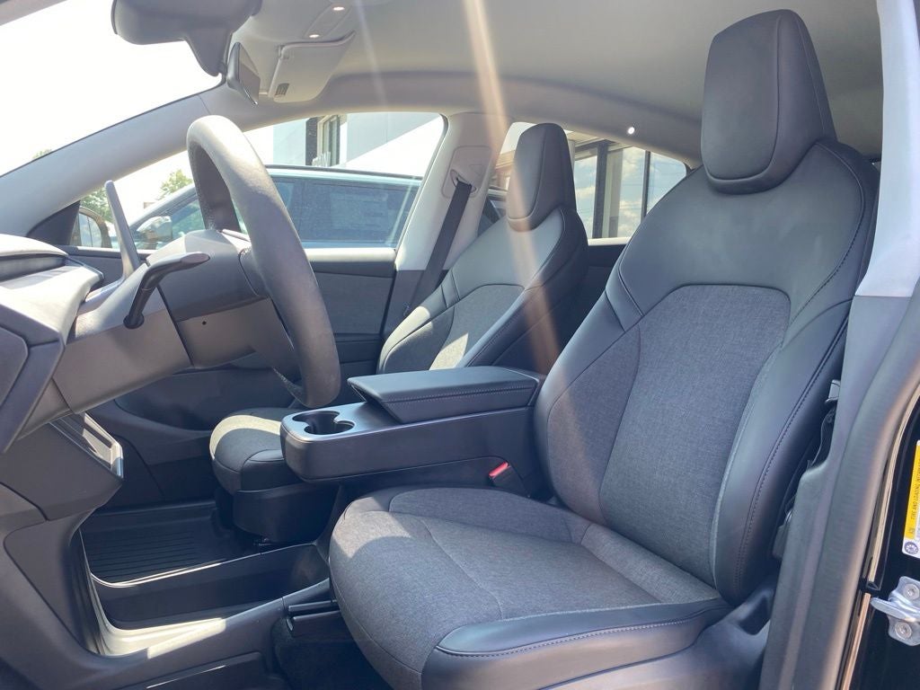 2026 Tesla Model Y Base