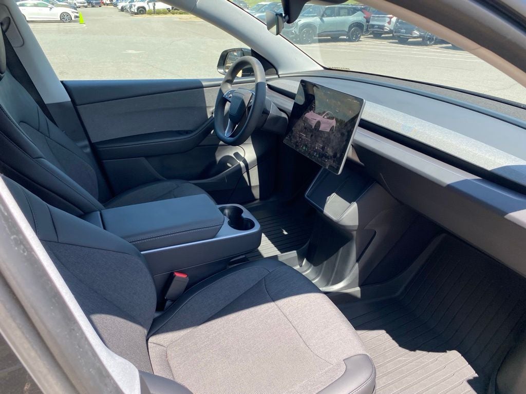 2026 Tesla Model Y Base