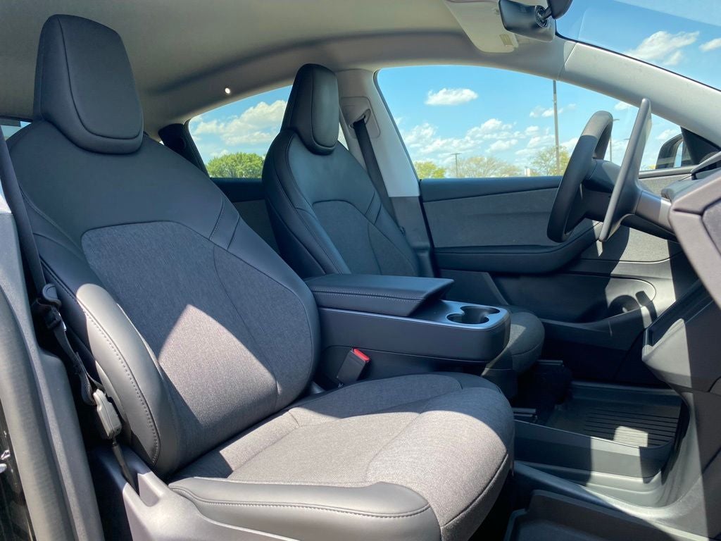 2026 Tesla Model Y Base