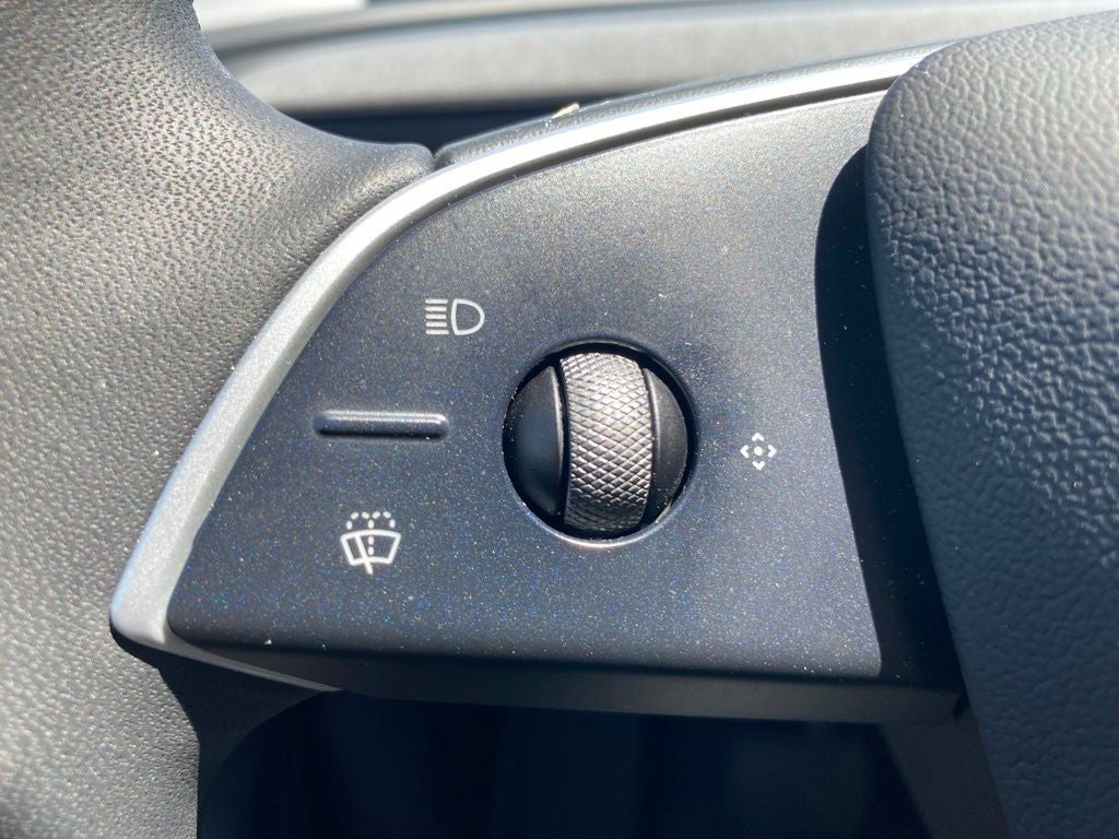 2026 Tesla Model Y Base