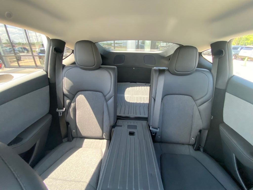2026 Tesla Model Y Base