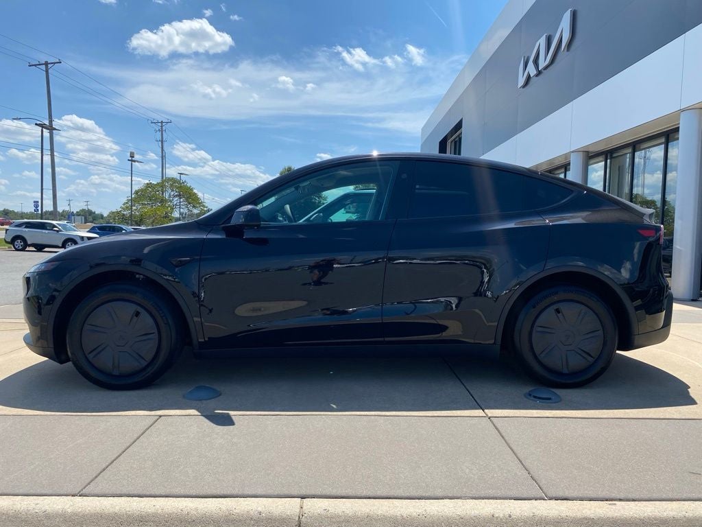 2026 Tesla Model Y Base