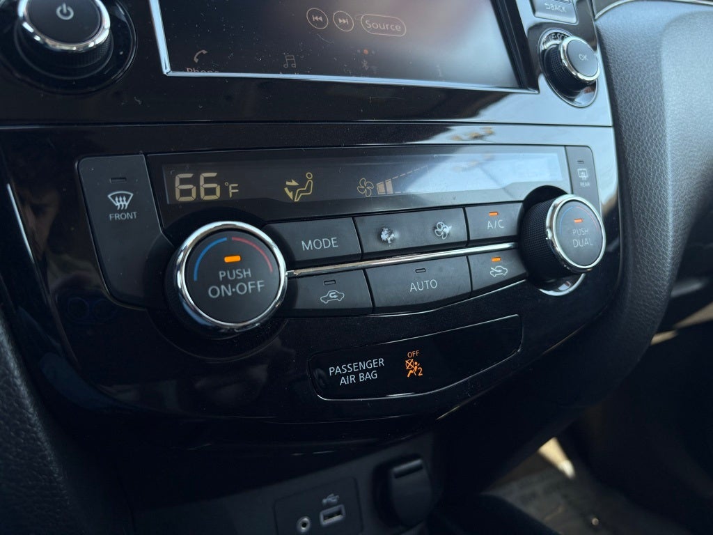 2022 Nissan Rogue Sport SV