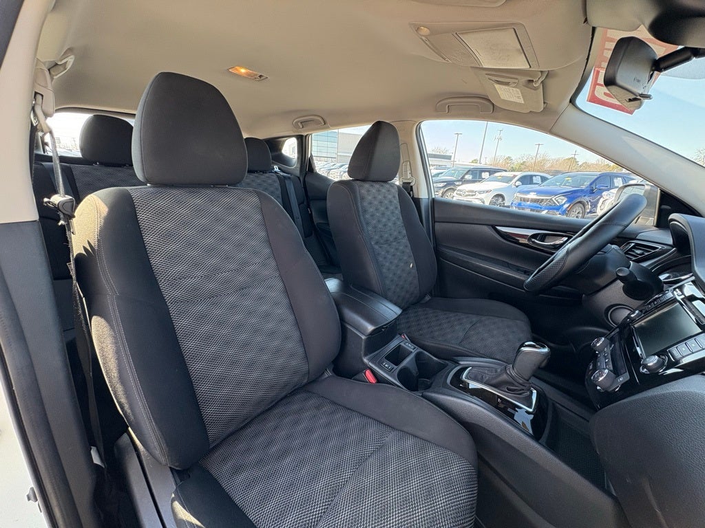 2022 Nissan Rogue Sport SV