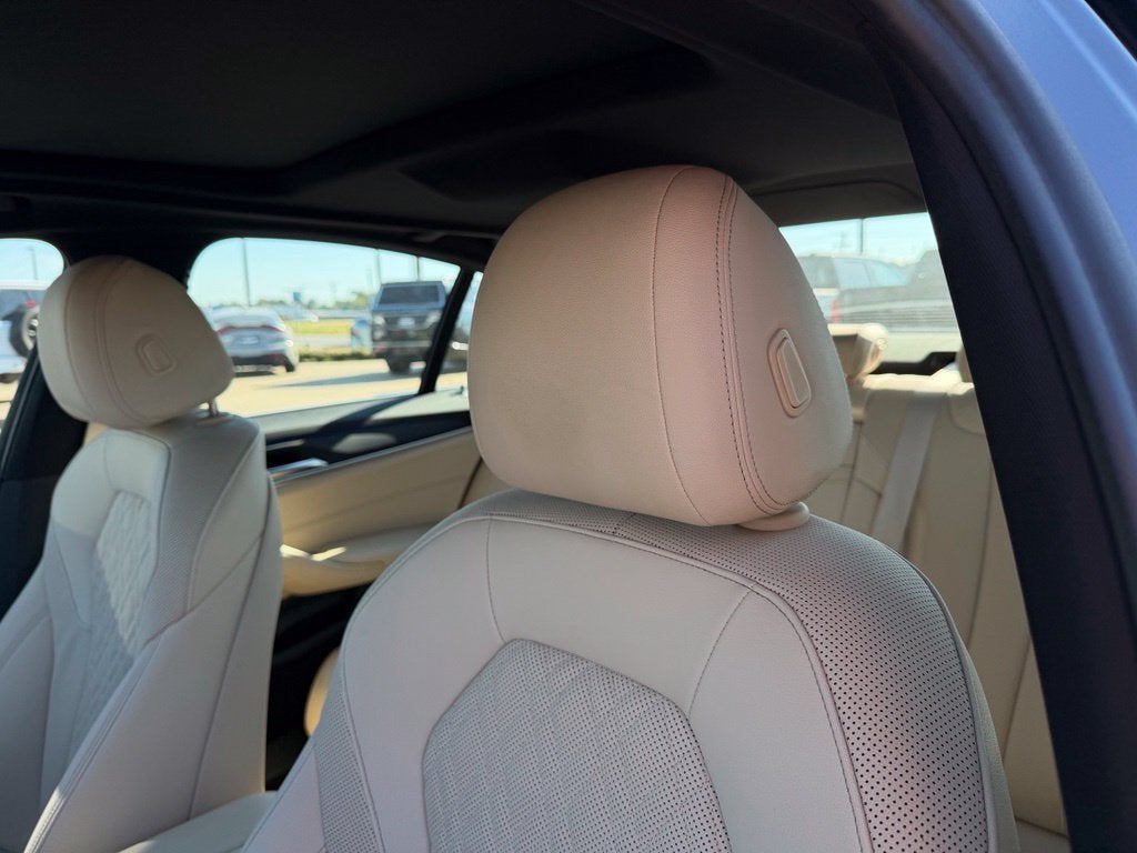 2022 BMW 5 Series 540i xDrive *Live Cockpit Pro/ Convenience Pkg
