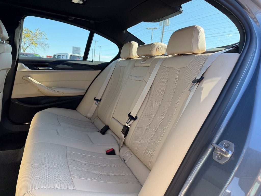 2022 BMW 5 Series 540i xDrive *Live Cockpit Pro/ Convenience Pkg