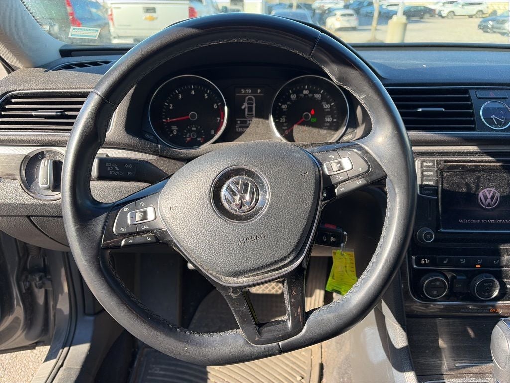 2016 Volkswagen Passat 1.8T SE