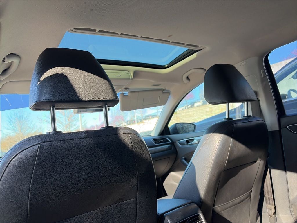 2016 Volkswagen Passat 1.8T SE