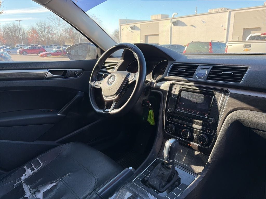 2016 Volkswagen Passat 1.8T SE