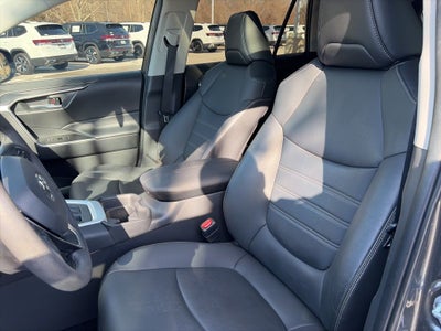 2021 Toyota RAV4 XLE Premium 1-OWNER