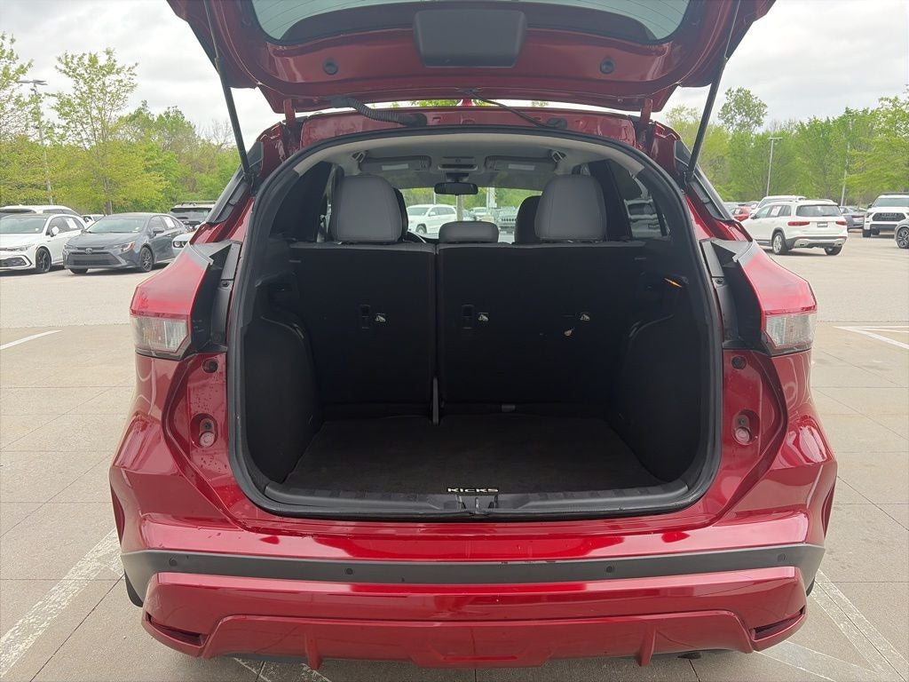 2021 Nissan Kicks SR