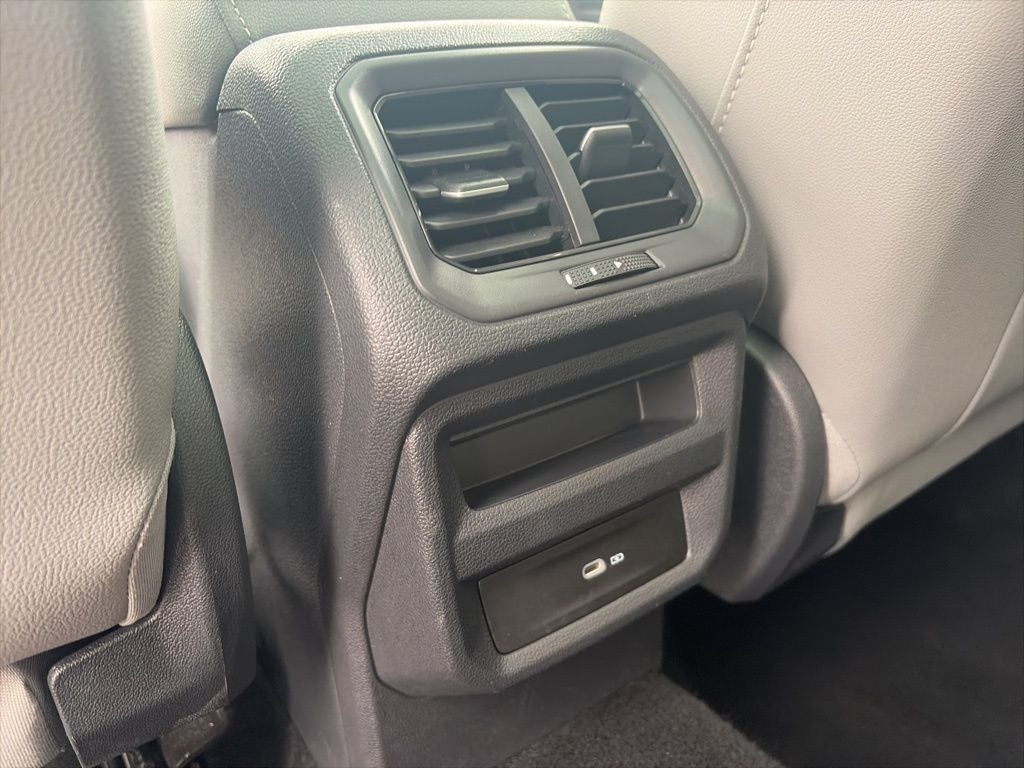 2024 Volkswagen Taos 1.5T SE Clean CARFAX 1-Owner