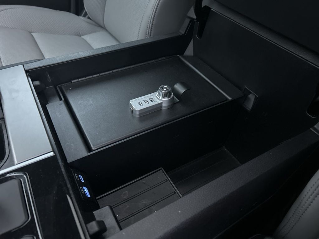 2024 Toyota Sequoia SR5 LEATHER ROOF 4x4 8 Passenger, 1 OWNER CLEAN CARFAX