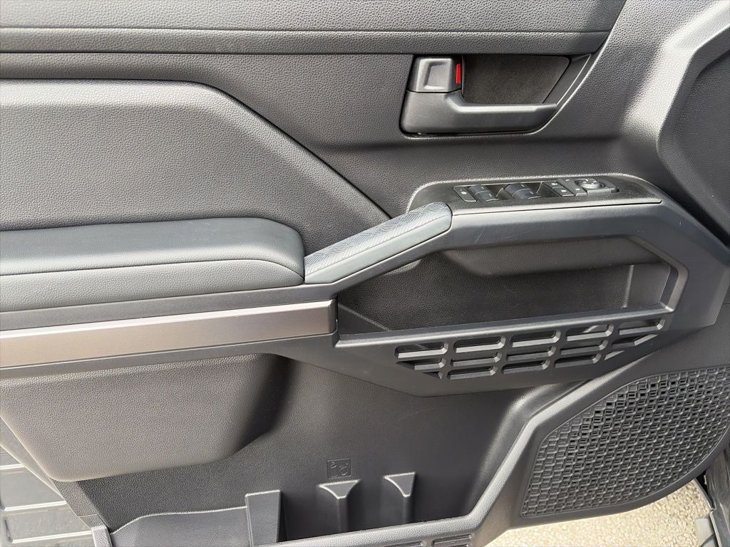 2025 Toyota 4Runner SR5 CLEAN 1 OWNER CARFAX 4WD AND CUSTOM LEATHER