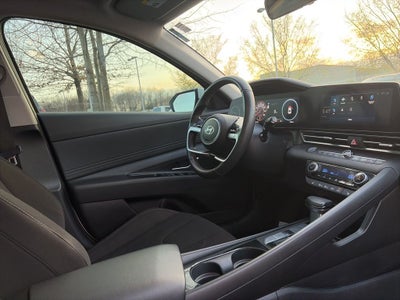 2024 Hyundai ELANTRA SEL CLEAN 1 OWNER CARFAX