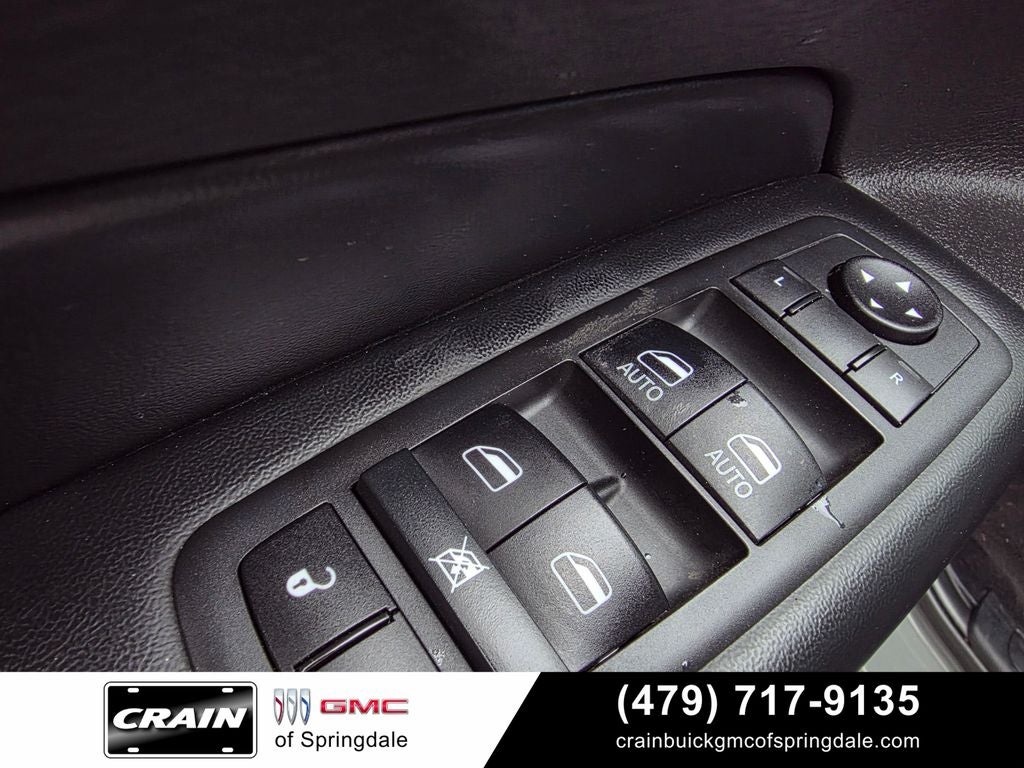 2020 Jeep Grand Cherokee Altitude 4WD / 8.4" Nav / Heated Seats