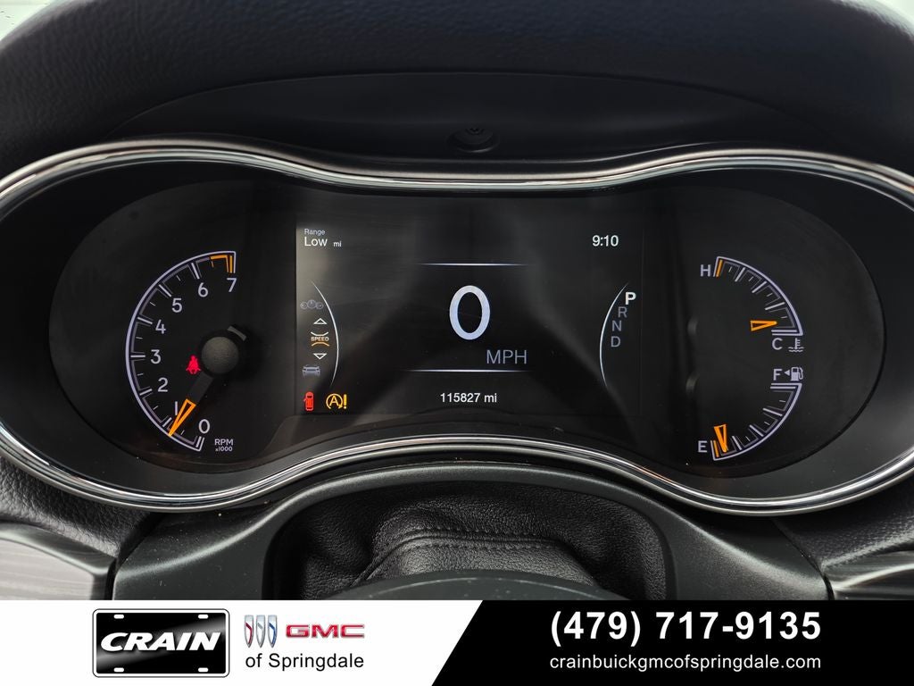 2020 Jeep Grand Cherokee Altitude 4WD / 8.4" Nav / Heated Seats