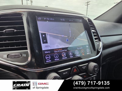 2020 Jeep Grand Cherokee Altitude 4WD / 8.4" Nav / Heated Seats