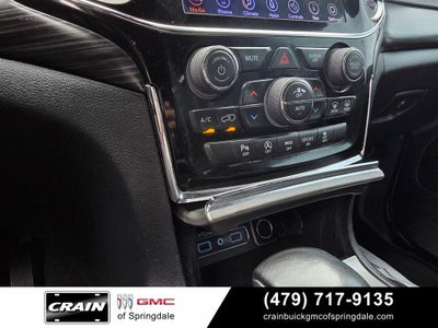 2020 Jeep Grand Cherokee Altitude 4WD / 8.4" Nav / Heated Seats