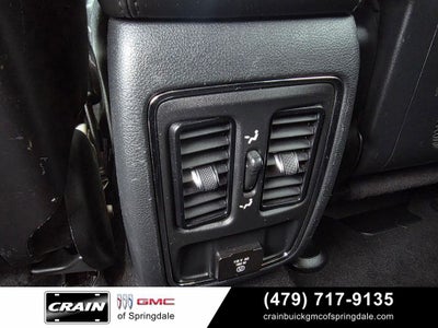 2020 Jeep Grand Cherokee Altitude 4WD / 8.4" Nav / Heated Seats