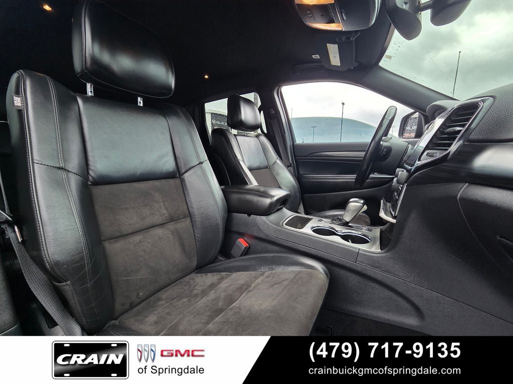 2020 Jeep Grand Cherokee Altitude 4WD / 8.4" Nav / Heated Seats