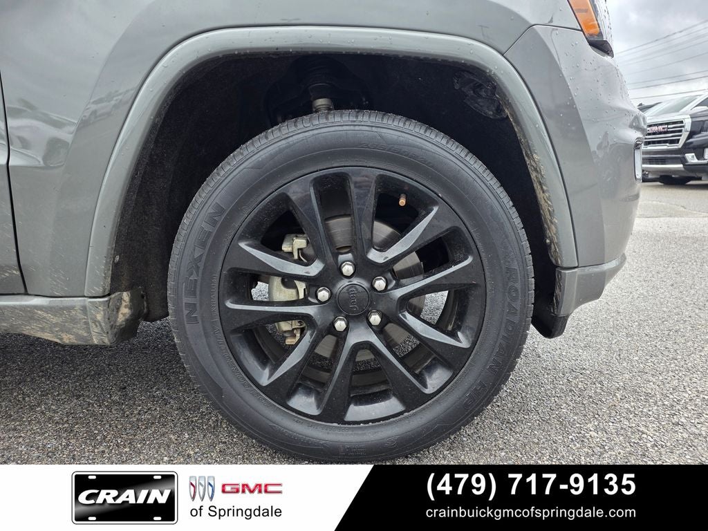 2020 Jeep Grand Cherokee Altitude 4WD / 8.4" Nav / Heated Seats