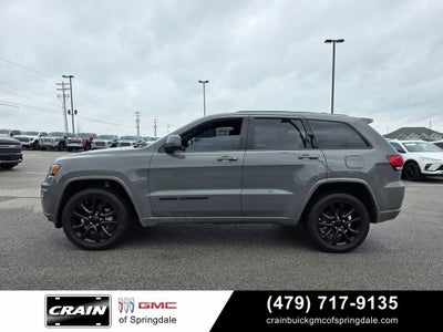 2020 Jeep Grand Cherokee Altitude 4WD / 8.4" Nav / Heated Seats