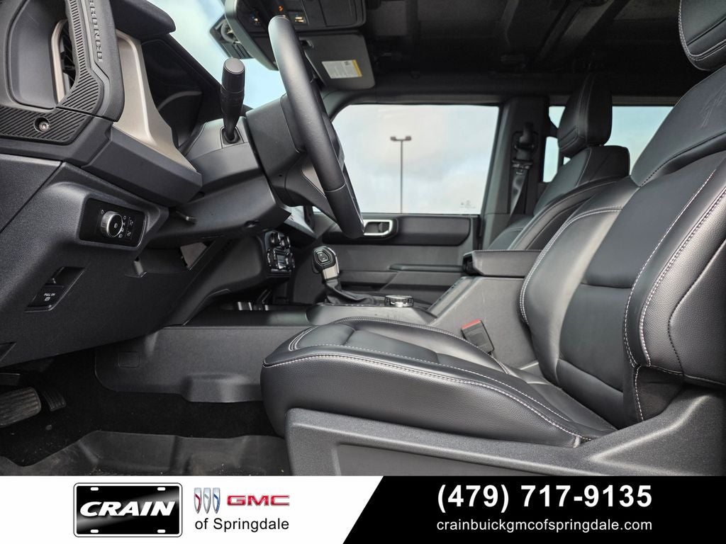 2025 Ford Bronco Outer Banks Lux Package