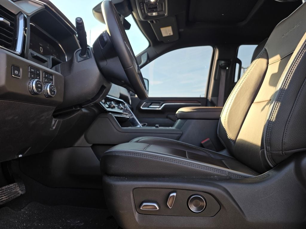 2025 GMC Sierra 2500HD Denali