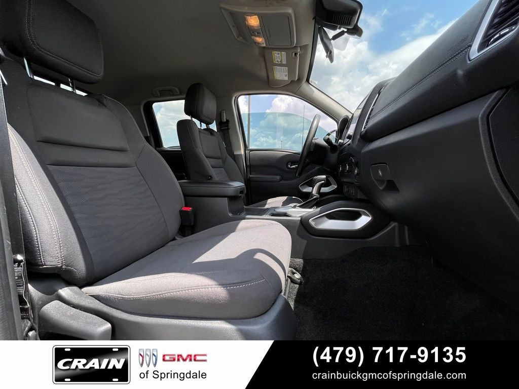 2023 Nissan Frontier SV