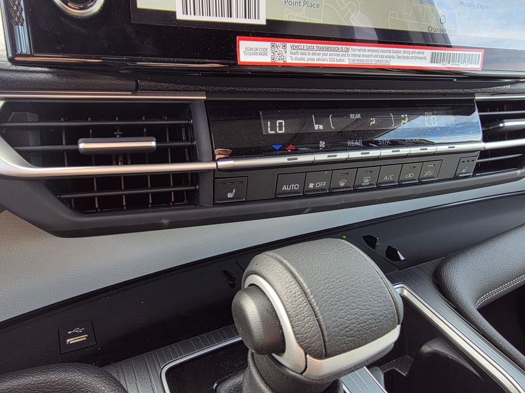 2025 Toyota Sienna XLE 8 Passenger